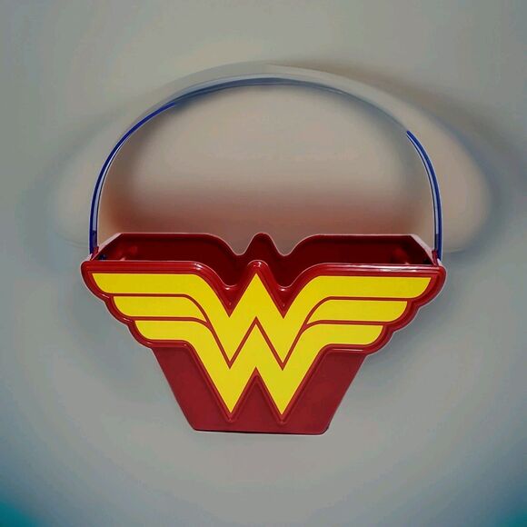 Wonder Woman Bucket Basket Desktop Organizer with Handle – Hero Decor Comiccore - Picture 1 of 14